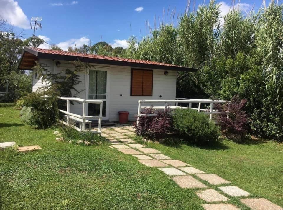 Oasi Di Francesca B&B Понтиния Экстерьер фото