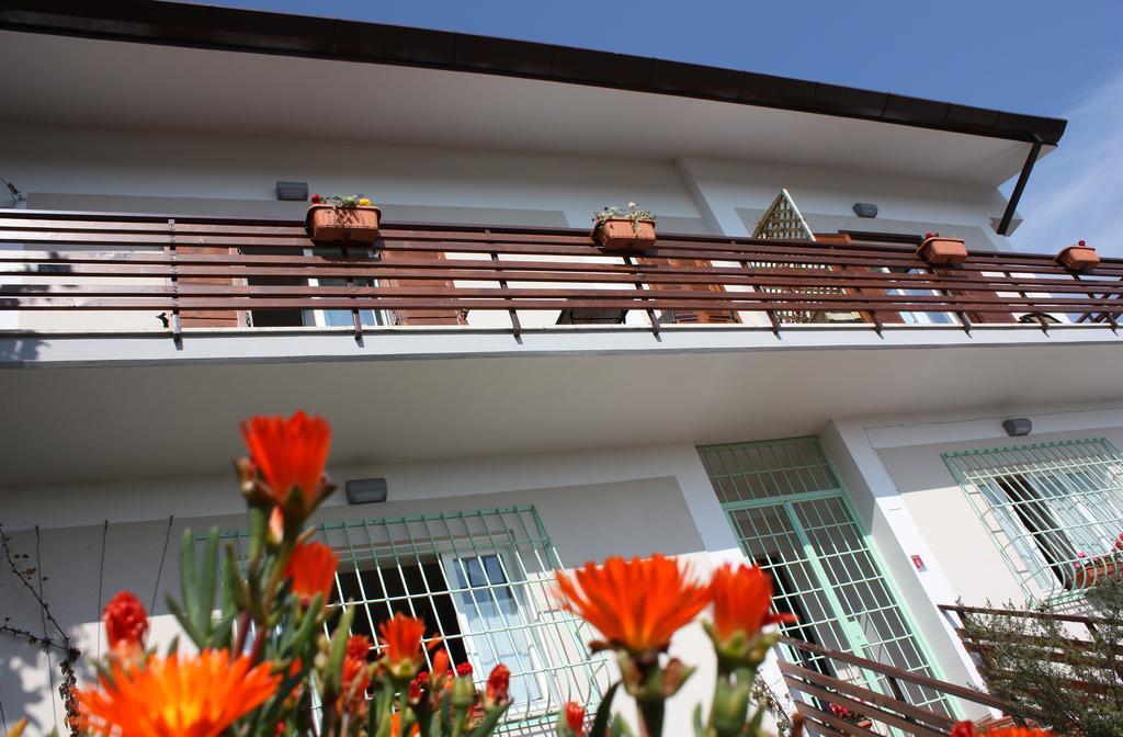 Oasi Di Francesca B&B Понтиния Номер фото