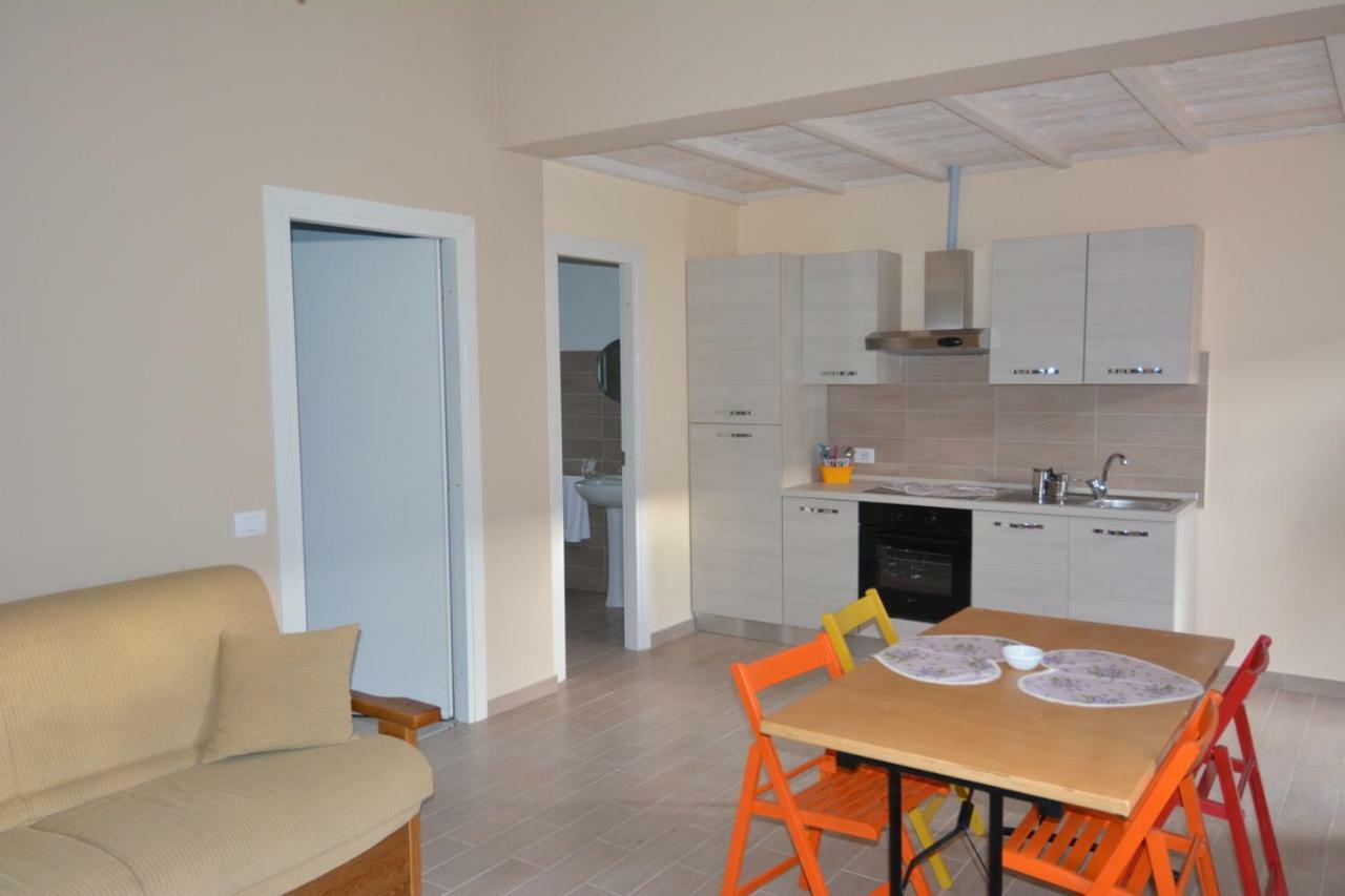 Oasi Di Francesca B&B Понтиния Экстерьер фото