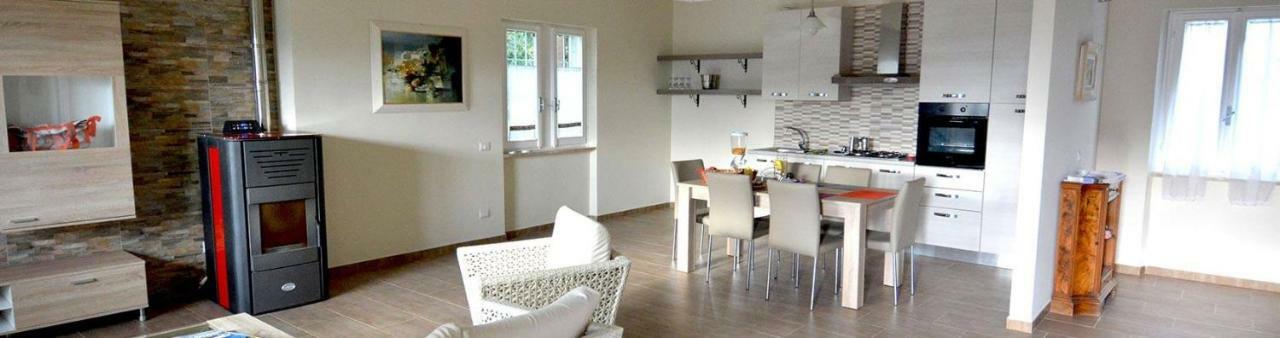 Oasi Di Francesca B&B Понтиния Экстерьер фото